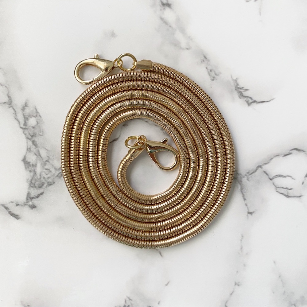 Elegant Gold Crossbody Bag Strap